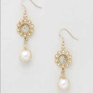 NWT Modcloth Precious and Pearly Drop Earrings